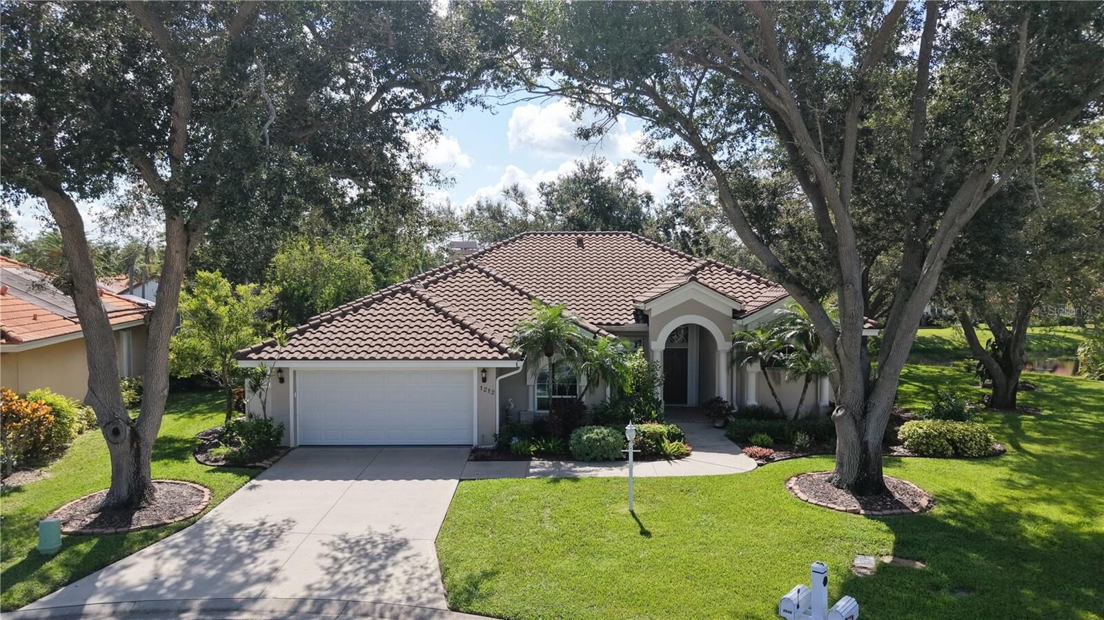 Property Photo:  1212 Whitney Drive  FL 34292 