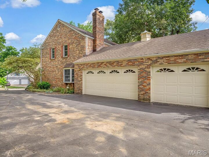 Property Photo:  307 John Henry Street  IL 62220 