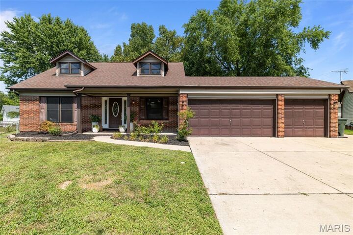 12 Lynn Drive  St Peters MO 63376 photo