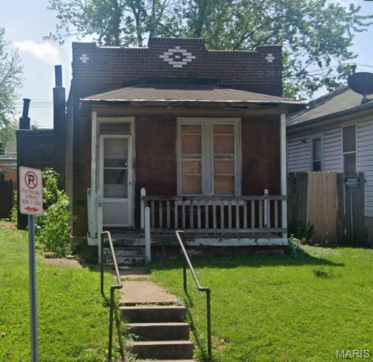Property Photo: 4330 Swan Avenue MO 63110