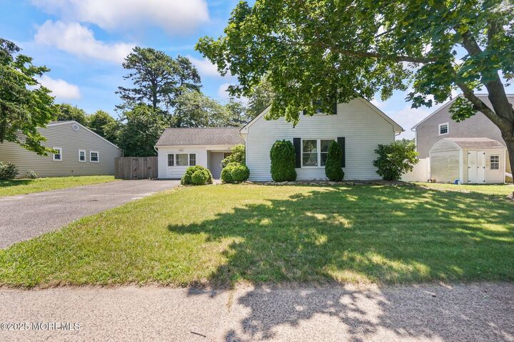 4 Winsted Drive  Howell NJ 07731 photo