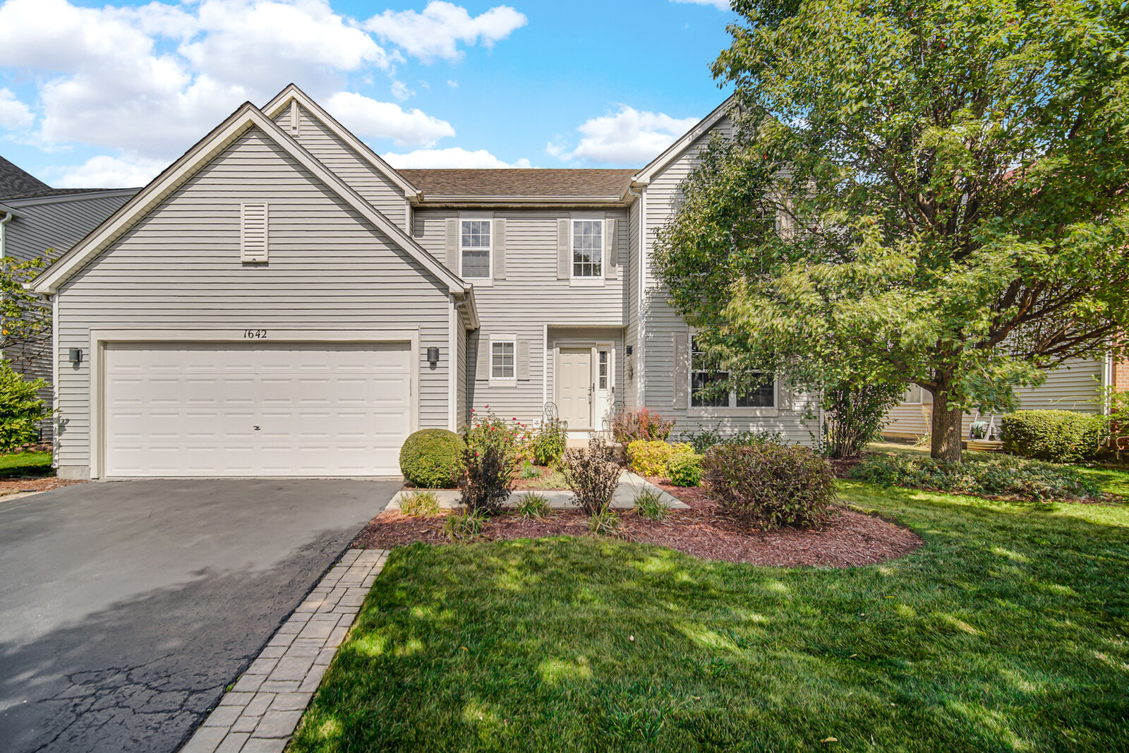 Property Photo:  1642 Aster Drive  IL 60446 