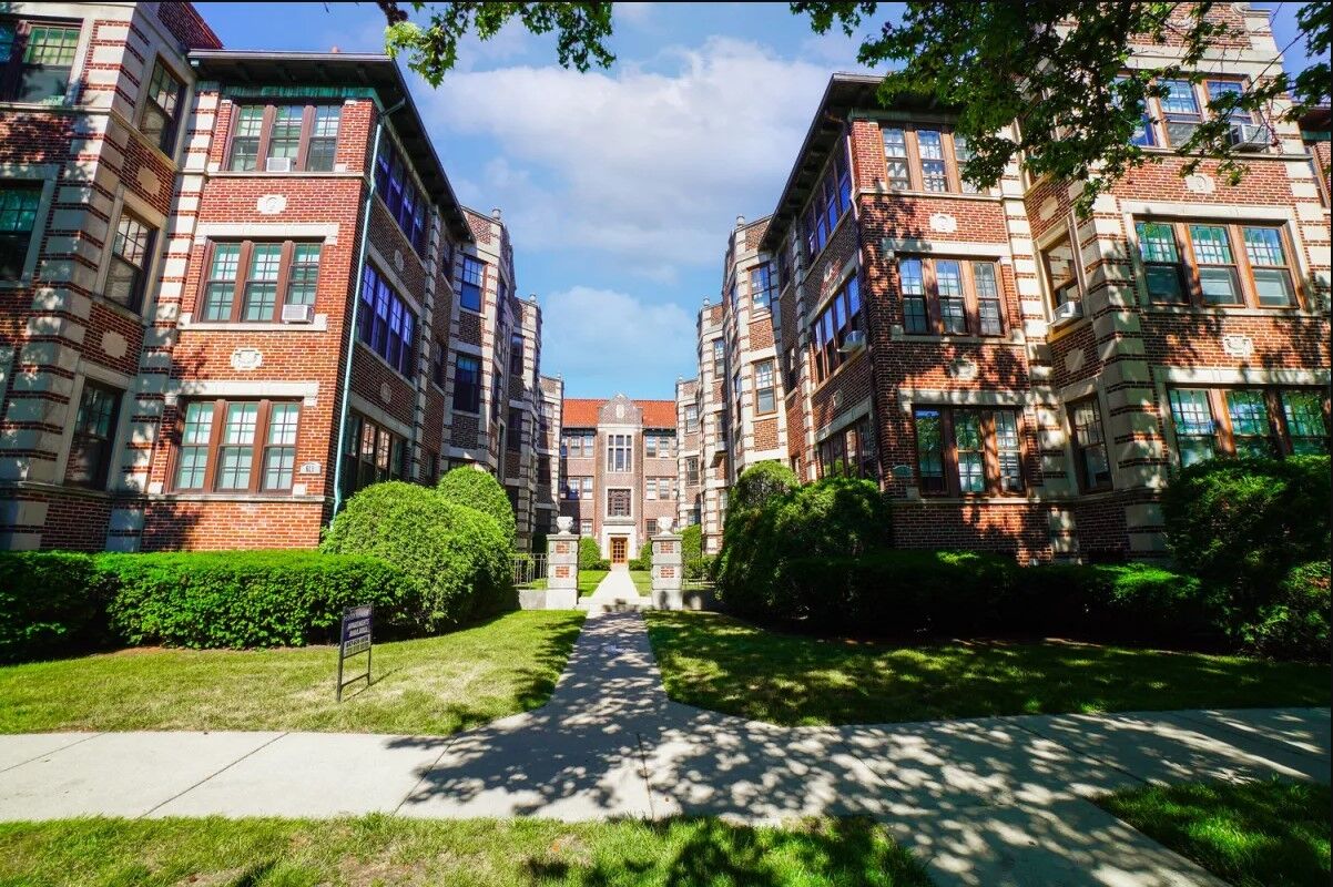 Property Photo: 108 Keeney Street 2 IL 60202