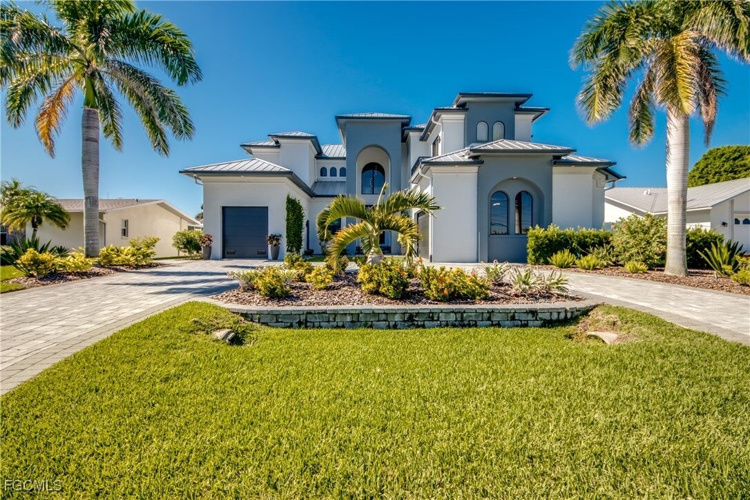 Property Photo: 1436 Viking Court FL 33904