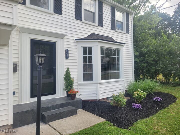 Property Photo: 1231 Hereford Road OH 44118