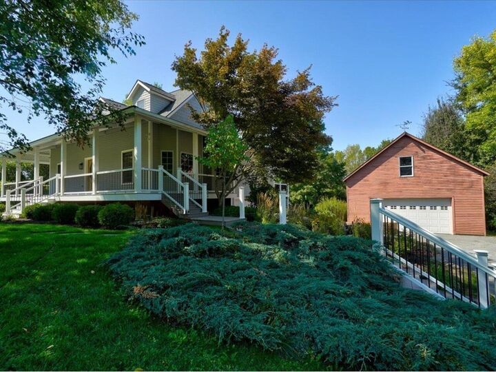 Property Photo:  640 Round Barn Road  VT 05456 