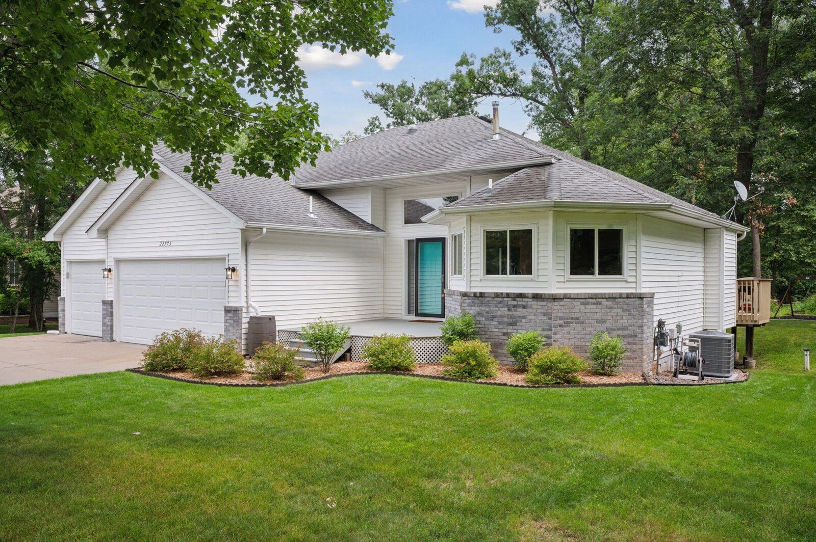 Property Photo:  22775 Janero Avenue N  MN 55025 