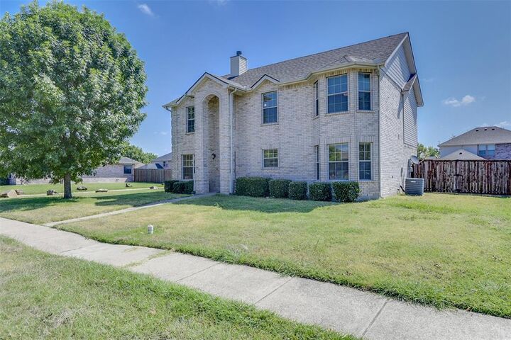 Property Photo:  120 Autumn Trail  TX 75154 