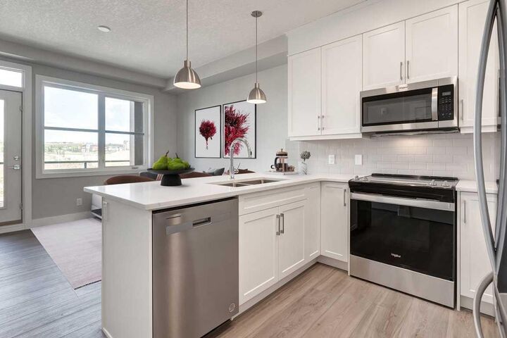 Photo de la propriété:  2117 81 Street SW 2403  AB T3H 6H5 