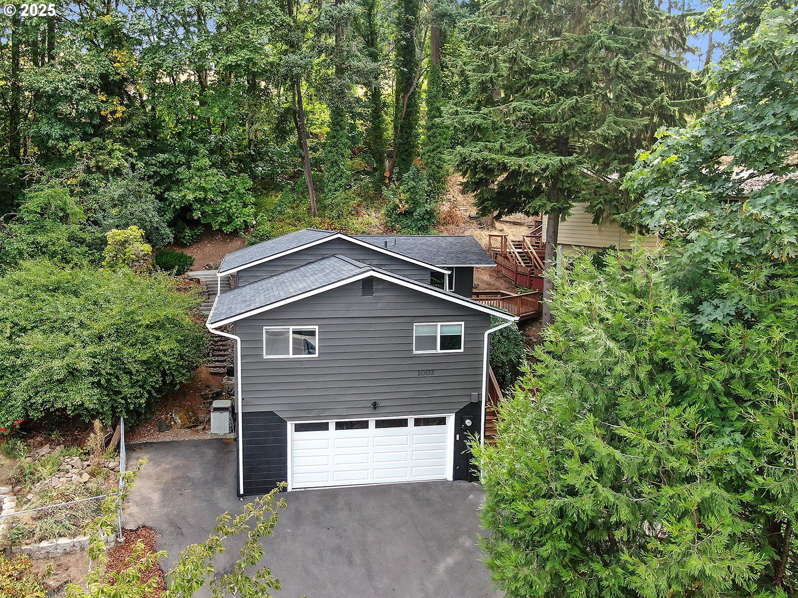 Property Photo:  1002 N 1st St  WA 98625