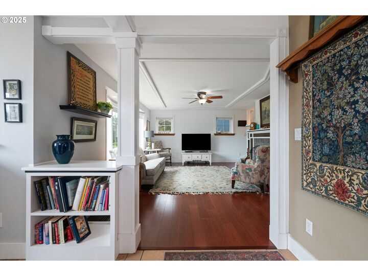 Property Photo: 225 NE 14th Ave WA 98607