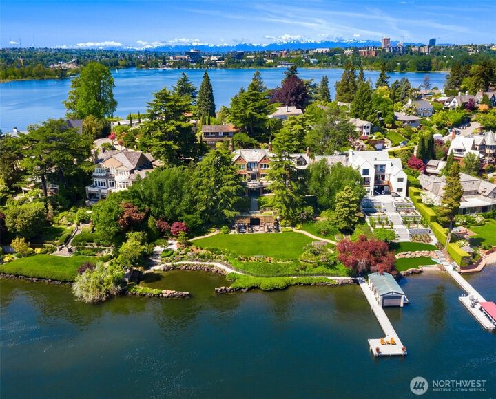 3038 E Laurelhurst Drive NE  Seattle WA 98105 photo