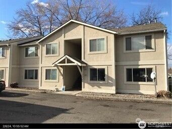 Property Photo: 1910 J Street 202 WA 99362