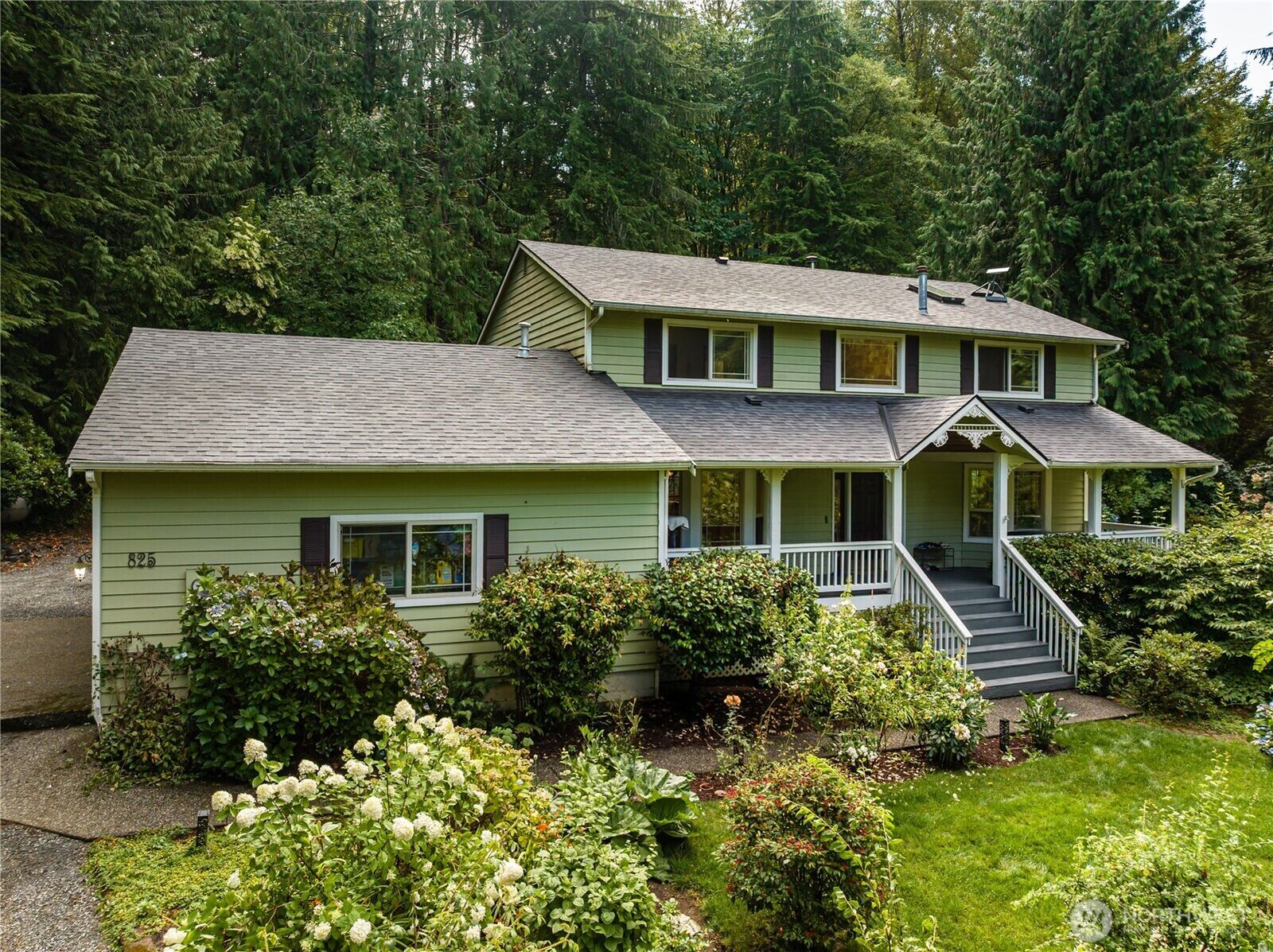 Property Photo:  825  204th Drive SE  WA 98290 