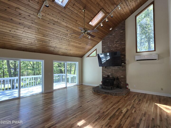 Property Photo: 120 Rodeo Lane PA 18428