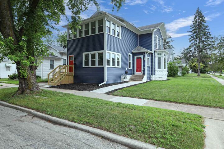 553 W 16th Avenue  Oshkosh WI 54902 photo