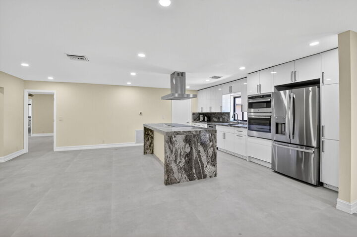 Property Photo: 6251 Hitchin Post Way FL 33484