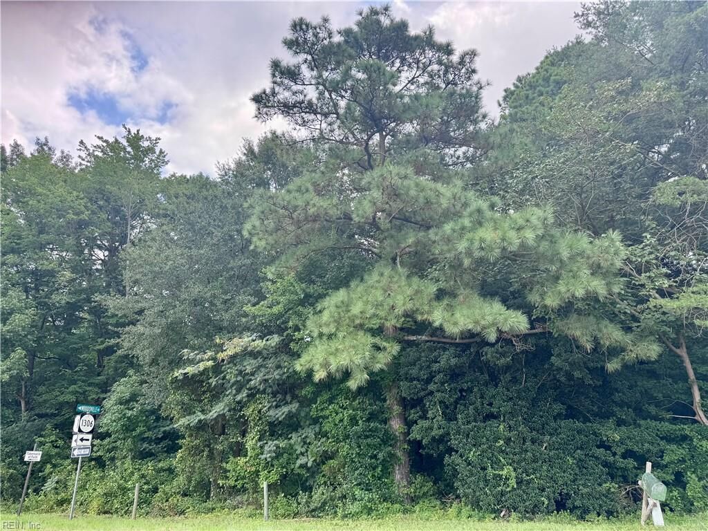 Property Photo: 17 N George Washington Memorial Hwy VA 23072