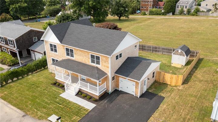 24 Perry Avenue  Middletown RI 02842 photo
