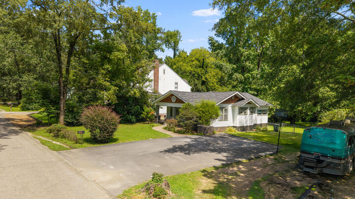 Property Photo:  220 Tunnel Boulevard  TN 37411 