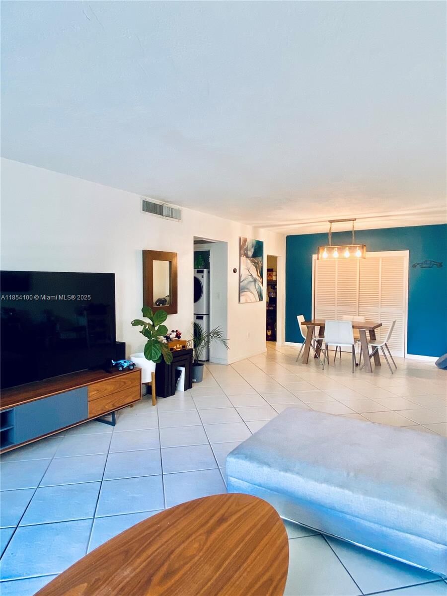 Property Photo: 10350 W Bay Harbor Dr 2L FL 33154