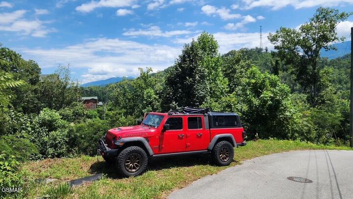 Property Photo: 335 W Pinnacle Drive TN 37738