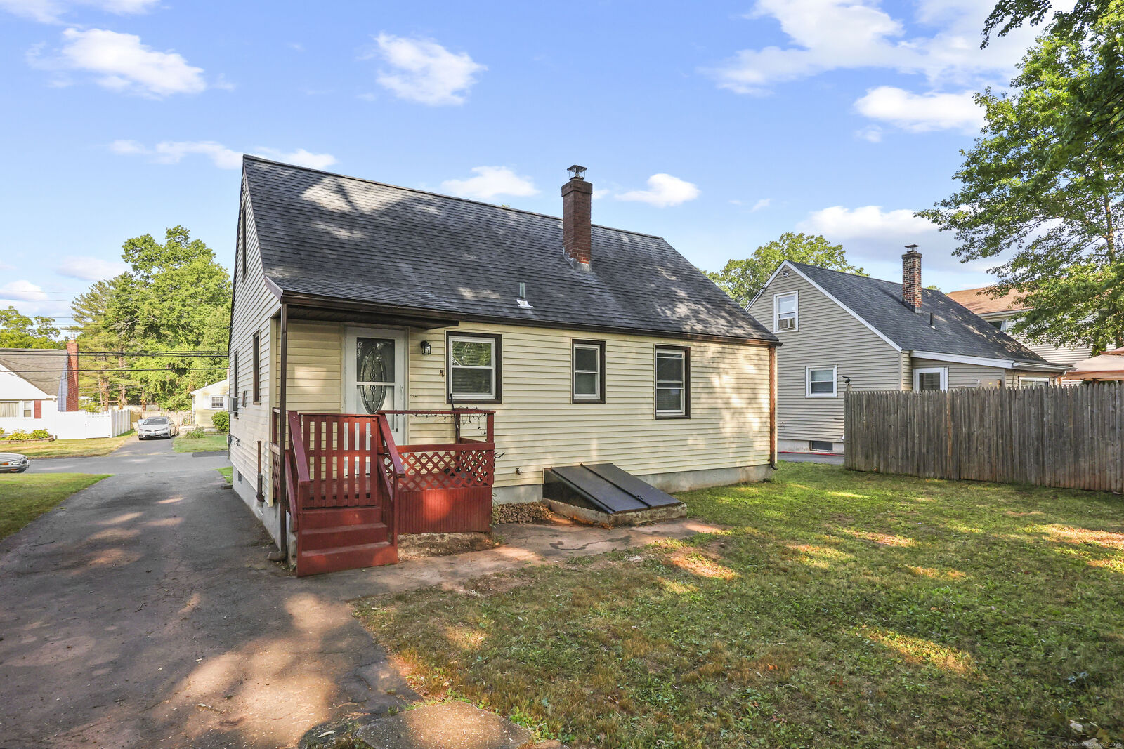 Property Photo:  118 Benson Street  CT 06051 