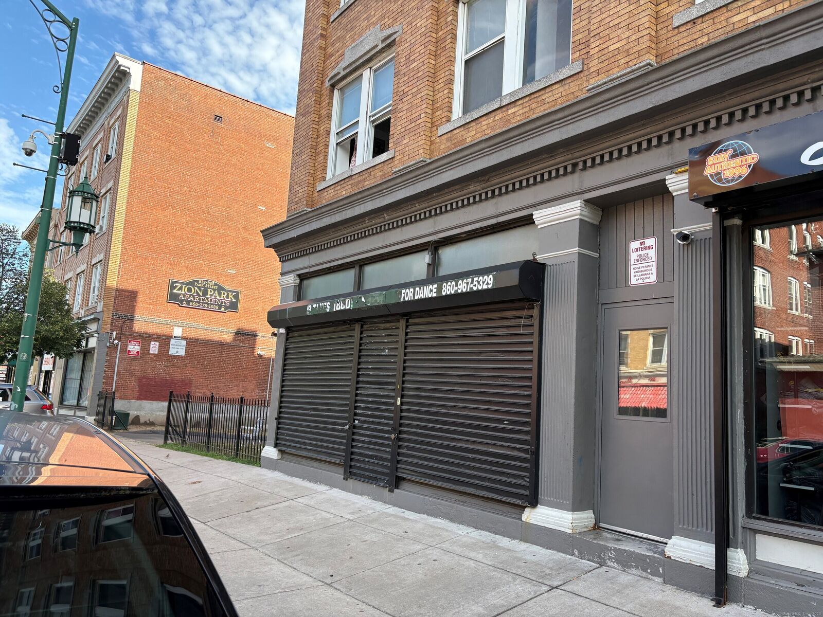 Property Photo:  853 Park Street  CT 06106 