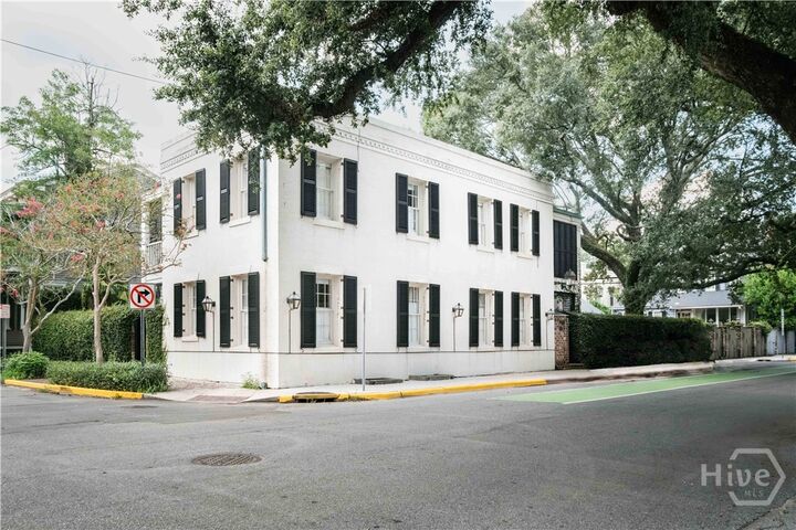 17 Price Street  Savannah GA 31401 photo