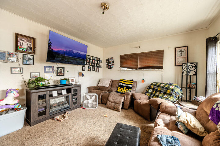 Property Photo:  332 N Lobban Avenue  WY 82834 