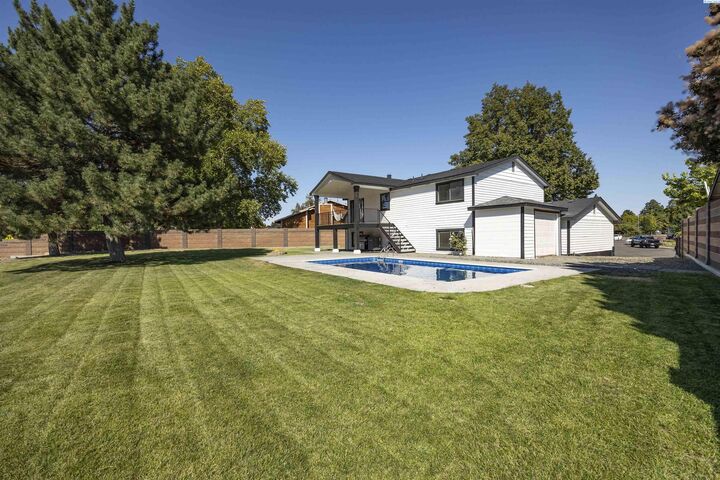Property Photo: 8415 W Entiat Place WA 99336