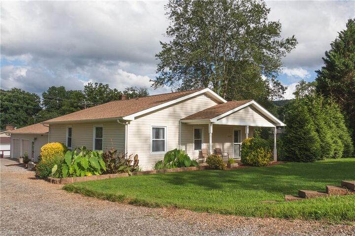 Property Photo:  2635 Brushy Mountain Road  NC 28697 