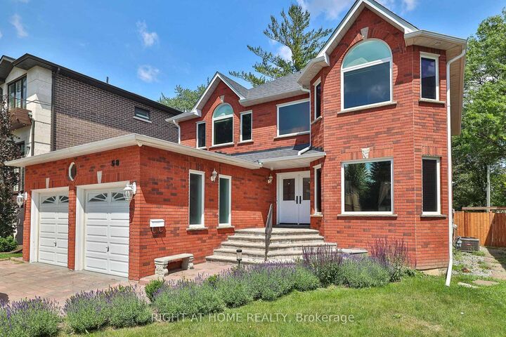 Photo de la propriété: 58 Yorkview Drive ON M2R 1J8