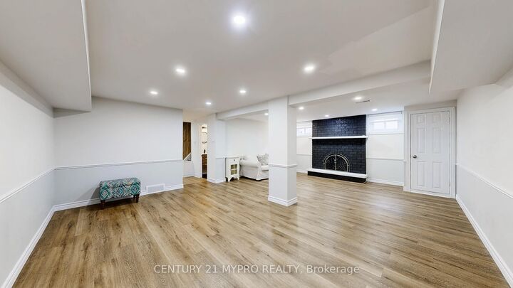 Photo de la propriété:  56 Bailey Crescent Bsmt  ON M1G 2P3 