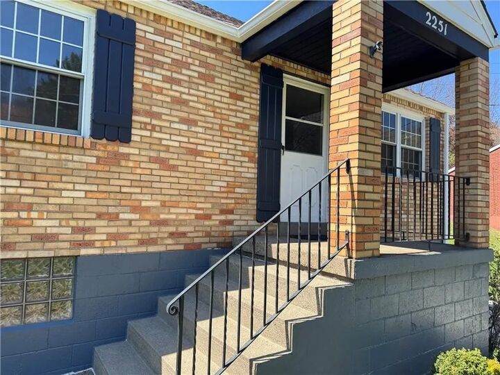 Property Photo:  2251 Montgomery Rd  PA 15143 
