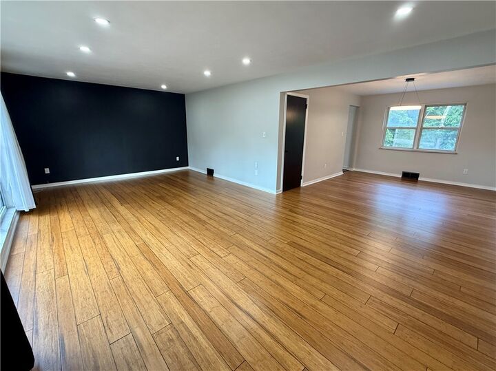 Property Photo:  3548 Ridgewood Dr  PA 15235 