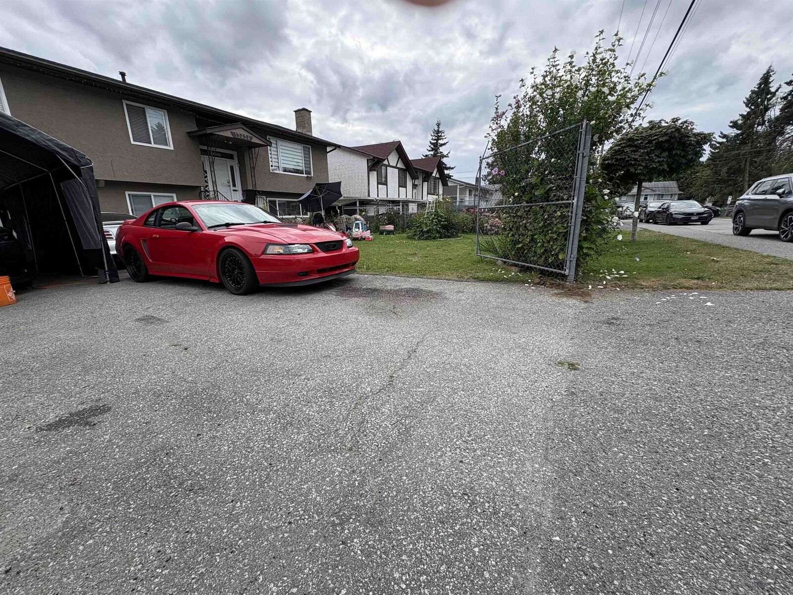 Photo de la propriété: 13434 98A Avenue BC V3T 1C8