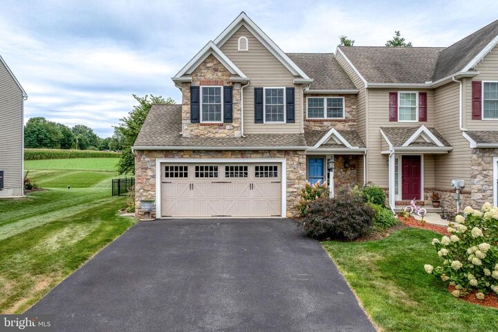 129 Creekview Drive  Paradise PA 17562 photo