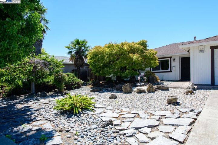 Property Photo: 38071 3rd St CA 94536