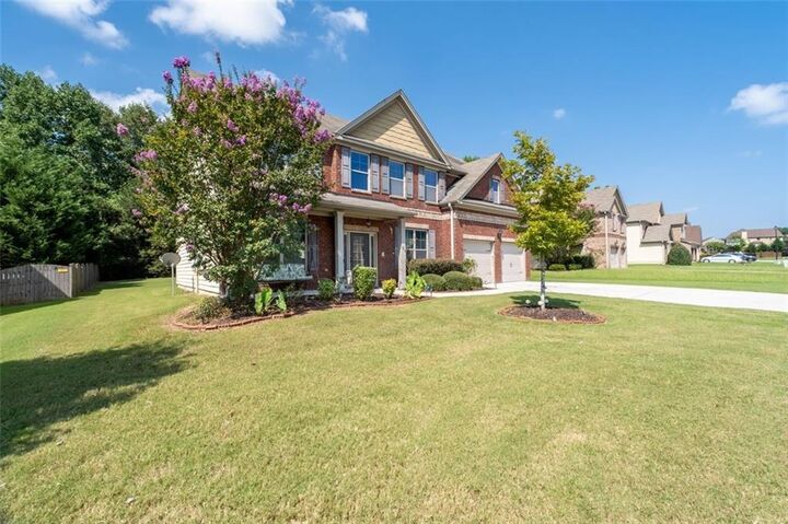 Property Photo: 3227 Hollowstone Drive GA 30052