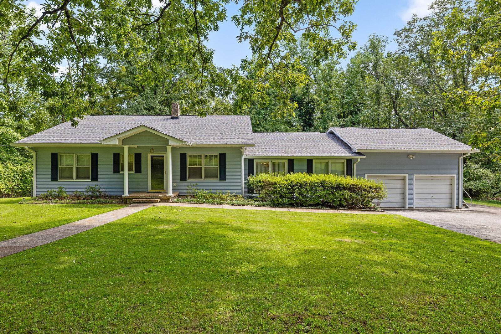 Property Photo: 1702 James Boulevard TN 37377