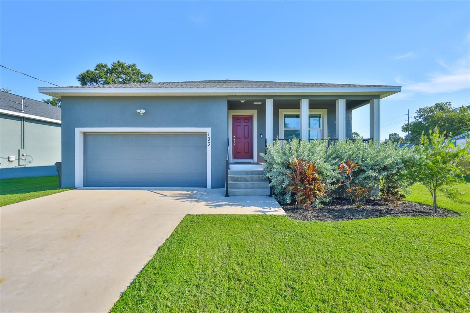 Property Photo: 103 6th Avenue NW FL 33570