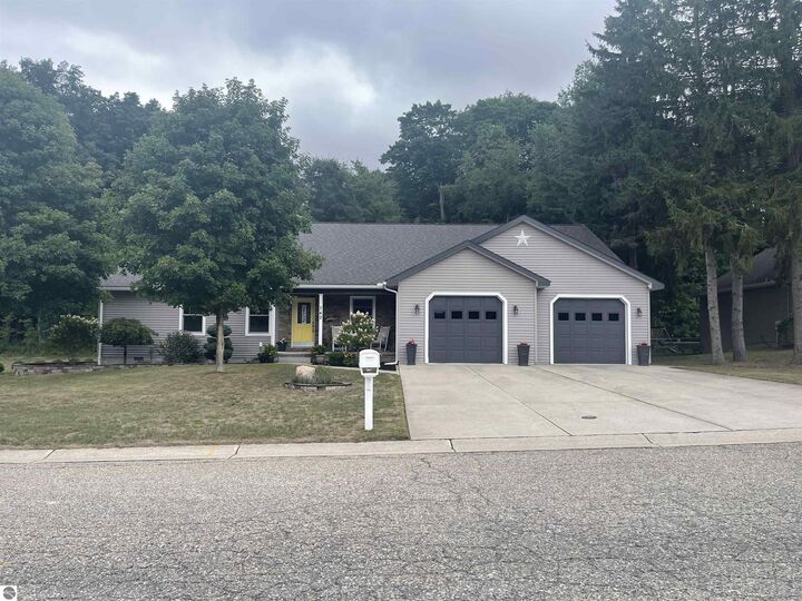 Property Photo: 742 Blossomwood Drive MI 48617