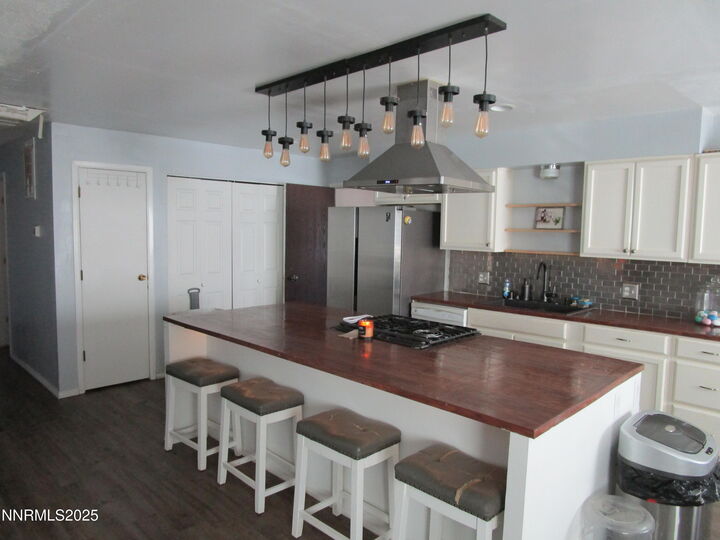 Property Photo: 1091 Tiffany Drive NV 89406