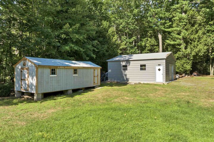 Property Photo:  1 Hildreth Drive  NH 03052 