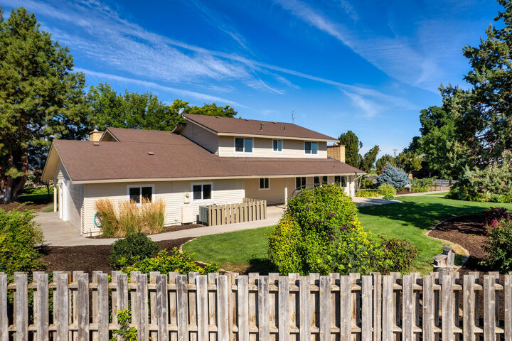 Property Photo:  547 SW Bear Drive  OR 97741 