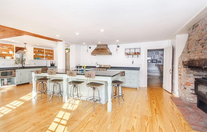 Property Photo:  89 Choate St  MA 01929 