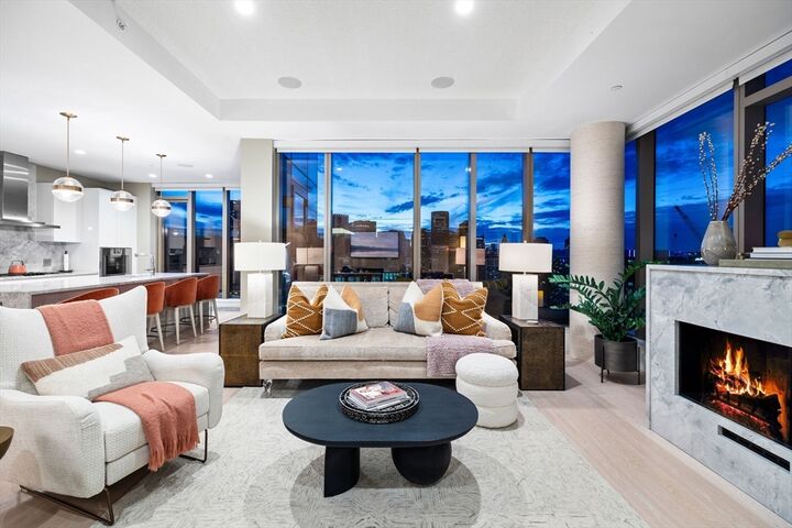 Property Photo: 133 Seaport Blvd Ph 3A MA 02210