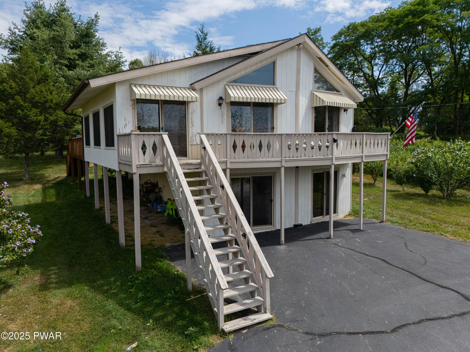 Property Photo: 34 Glenwood Lane PA 18436