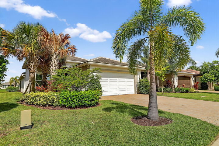 Property Photo:  11650 SW Moon River Way  FL 34987 